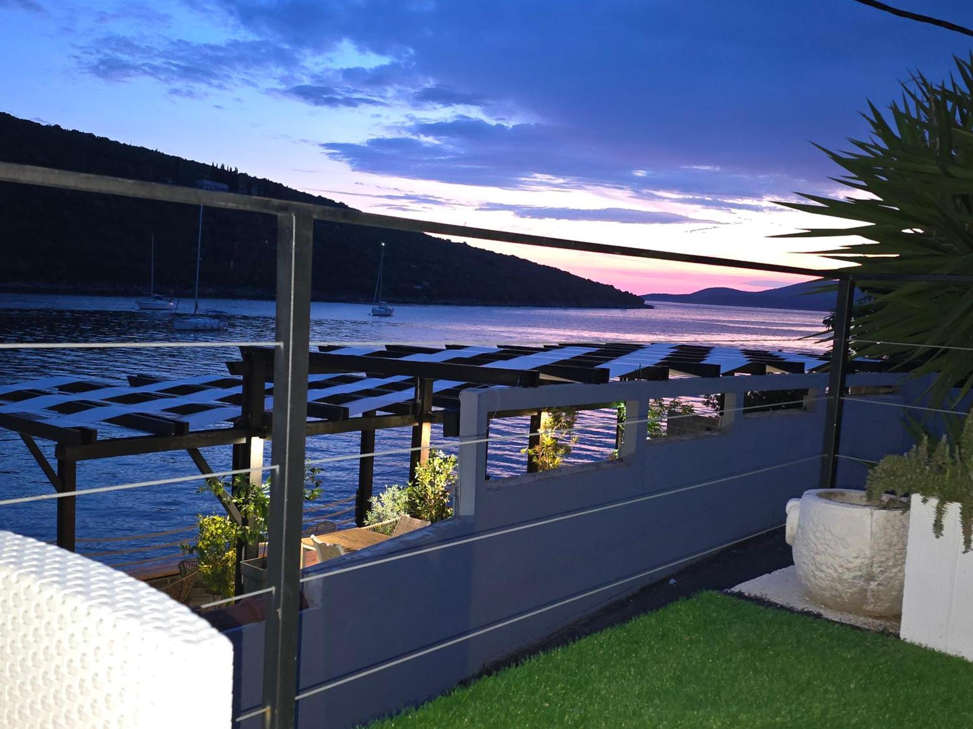 Ferienwohnung Waterfront Townhouse Sunset View With Garage Bigovo Exterior foto